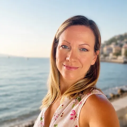 Erdei Réka utazási tanácsadó az Adriai-tenger partján